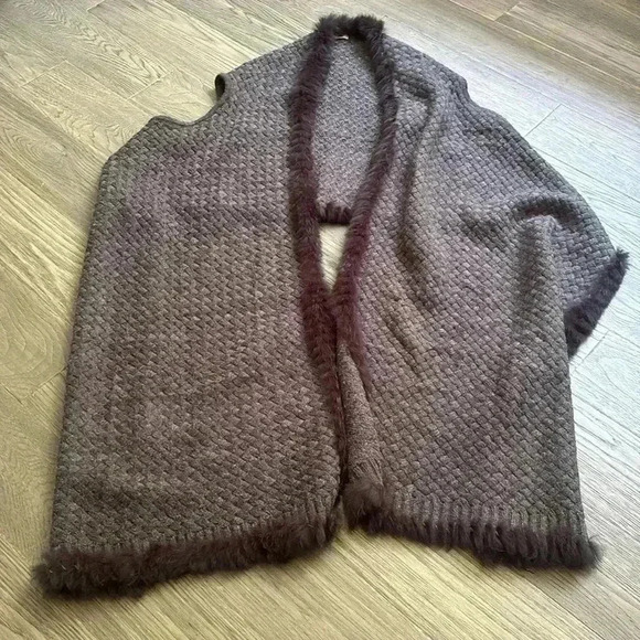 La Fiorentina | Grey soft long vest/ scarf with rabbit  fur trim - Picture 3 of 10